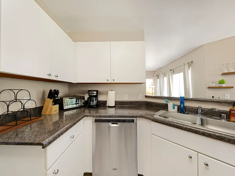 1295 N Ash St #MAIN — Photo 5