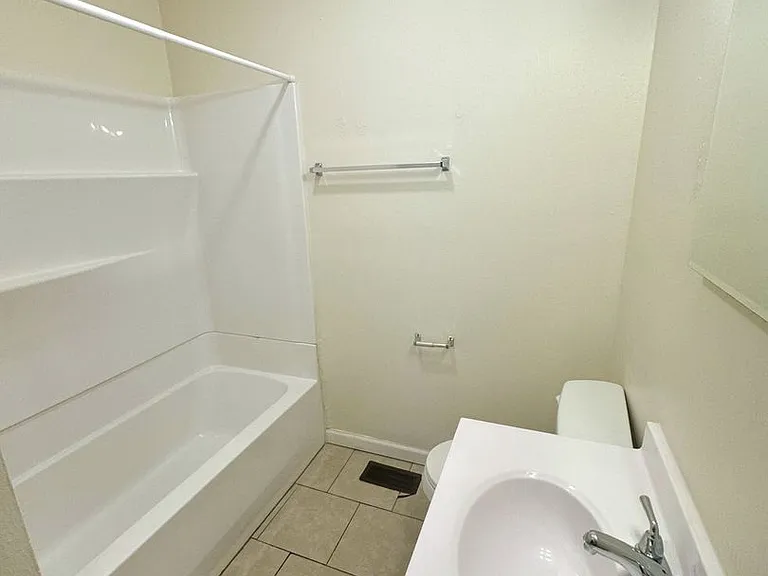 1330 Bertling St — Photo 5
