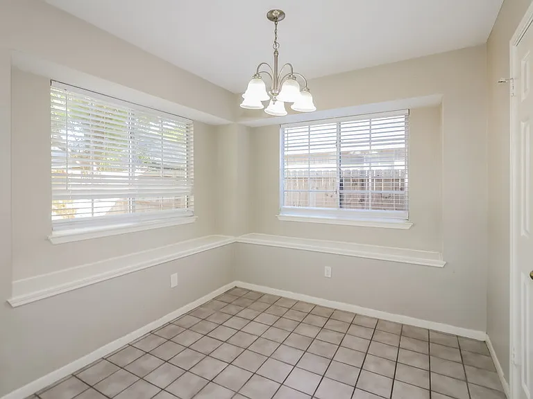 8206 Holmwood Dr — Photo 7