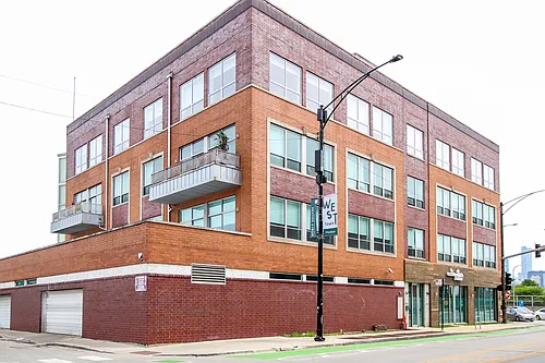 1001 N Milwaukee Ave Photo 1