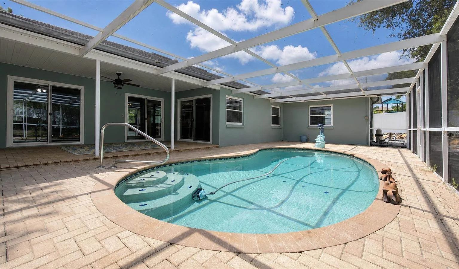 3 bed, 1761 sqft, $2,699 — Photo 2