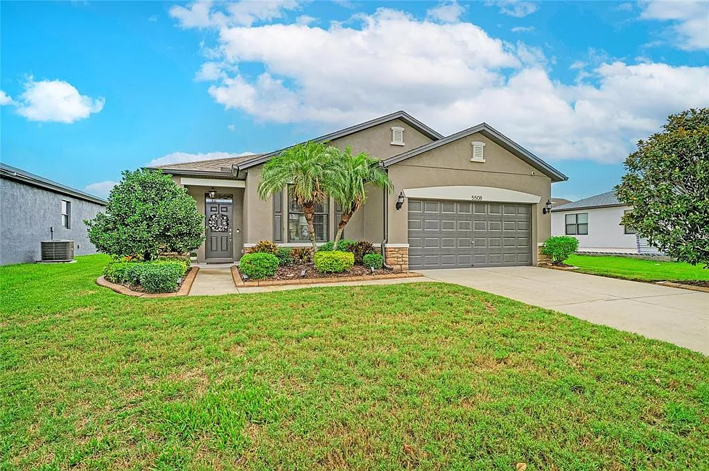 3 bed, 2.0 bath, 1700 sqft, $2,500 — Photo 2