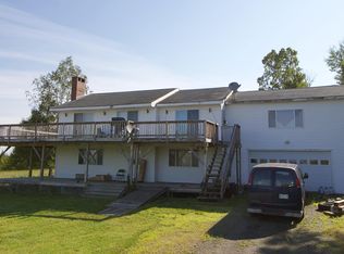 32 Grandview Ave, Rangeley, ME 04970