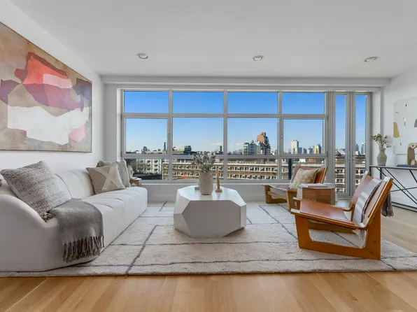 460 Manhattan Avenue image 1 of 15