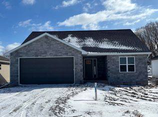 103 Theunis Dr, Wrightstown, WI 54180