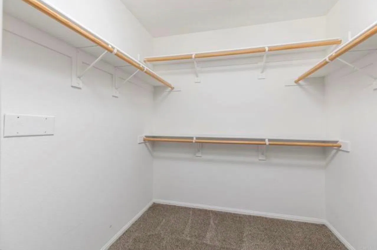 4 bed, 2.5 bath, 1831 sqft, $2,950 — Photo 4