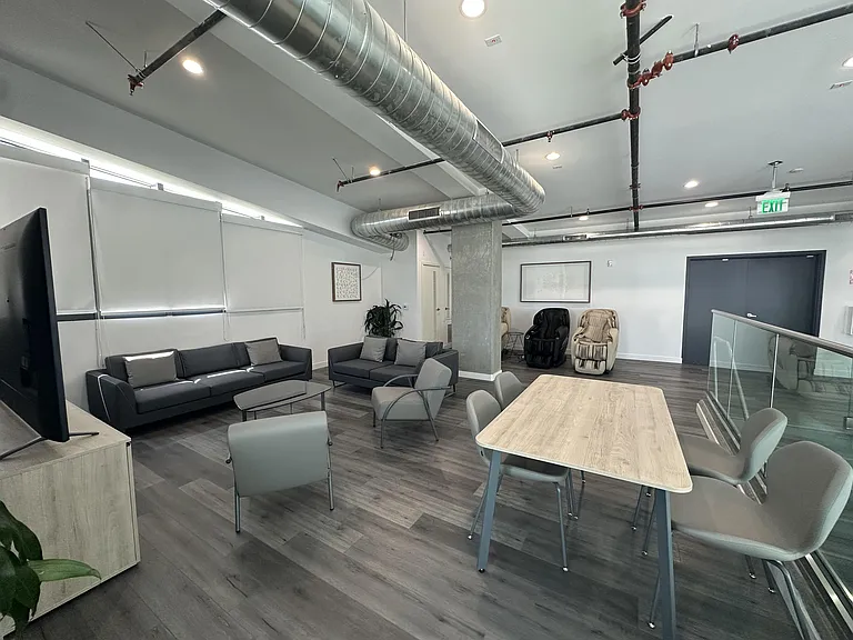 TENTEN Campus Glendale — Photo 29