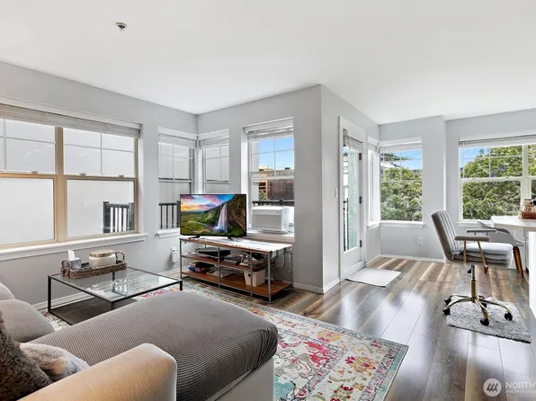 4026 Stone Way N #403, Seattle, WA 98103