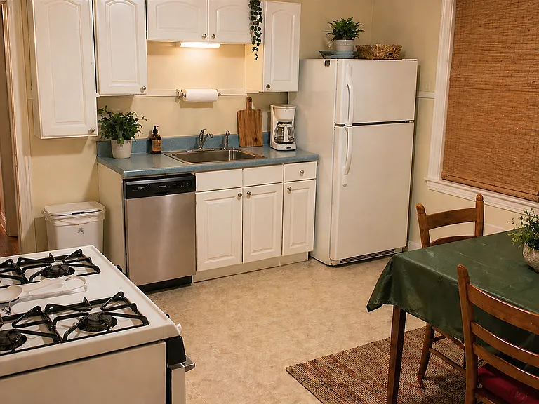 37 Waverly St #2 — Photo 7