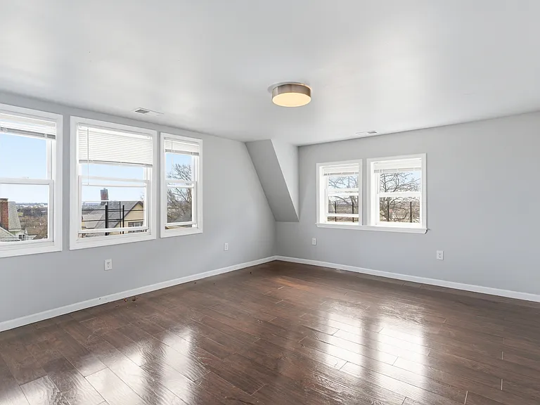 59-61 Farley Ave #3 — Photo 11