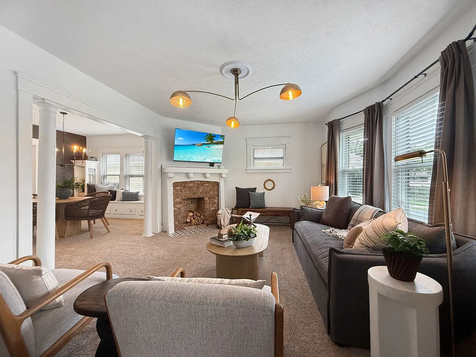 2 bed, 1.0 bath, 871 sqft, $2,376 — Photo 4