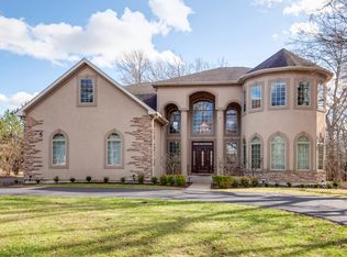 5 Cedar Ln, Lincolnshire, IL 60069