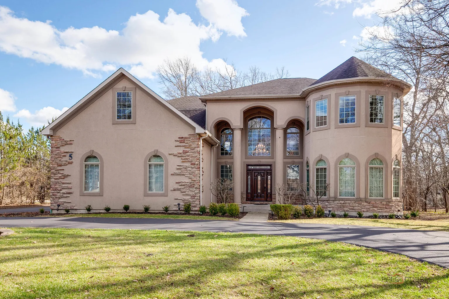 5 Cedar Ln photo 1