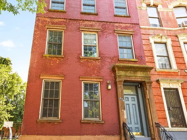 746 East 6th Street image 1 of 14