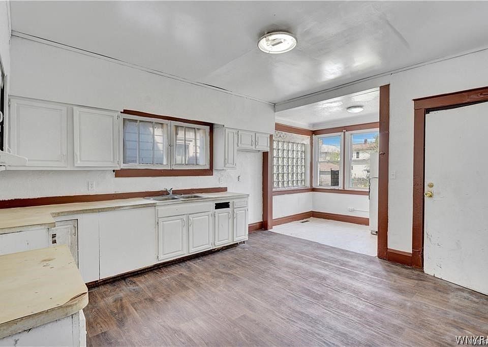2nd image of 1348 Pierce Ave APT 1
