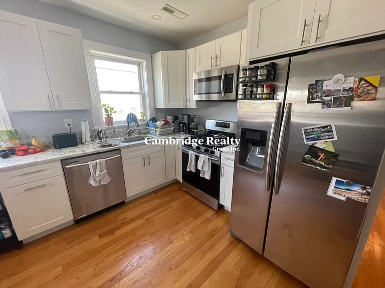 6 Durham St #3 — Photo 2