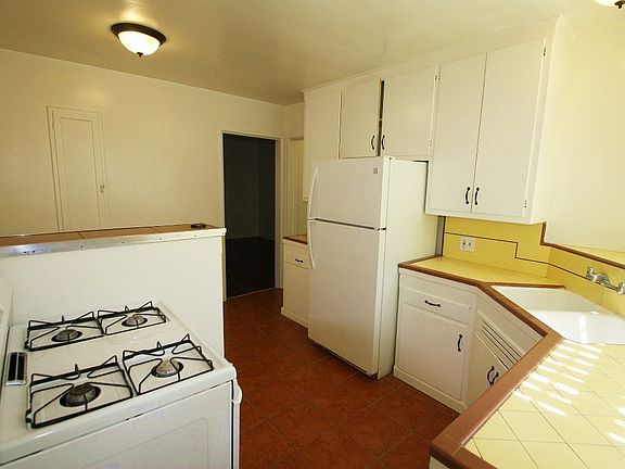 5th image of 3811 Lockland Dr APT 7