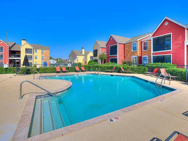 Post Oak Apartments — Photo 40