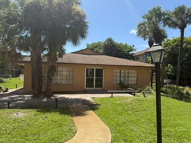 4141 NW 26th St — Photo 10