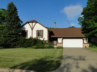 1055 Lilac Ln, Lake City, MN 55041