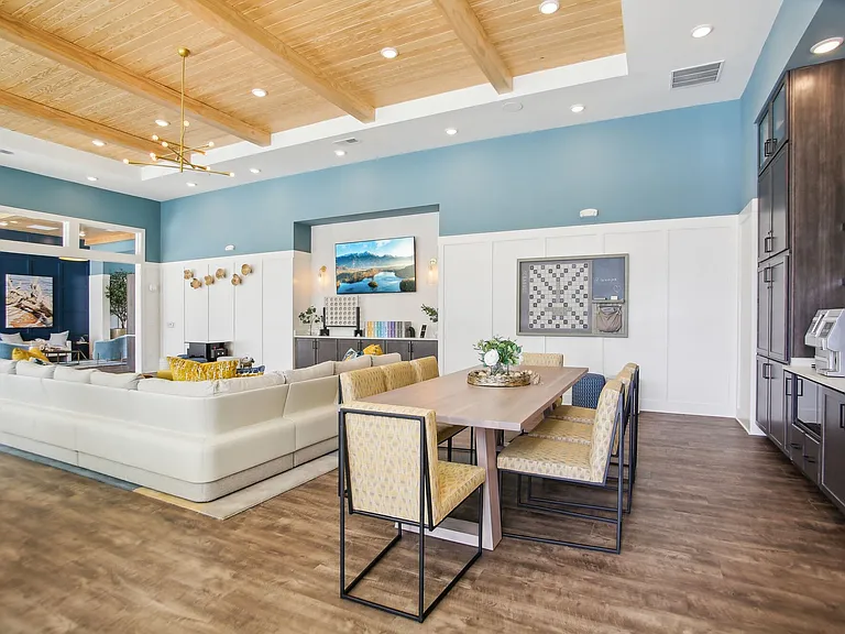 Avion Apartments — Photo 40