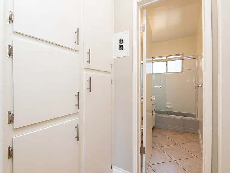 1724 Butler Ave #6 — Photo 7