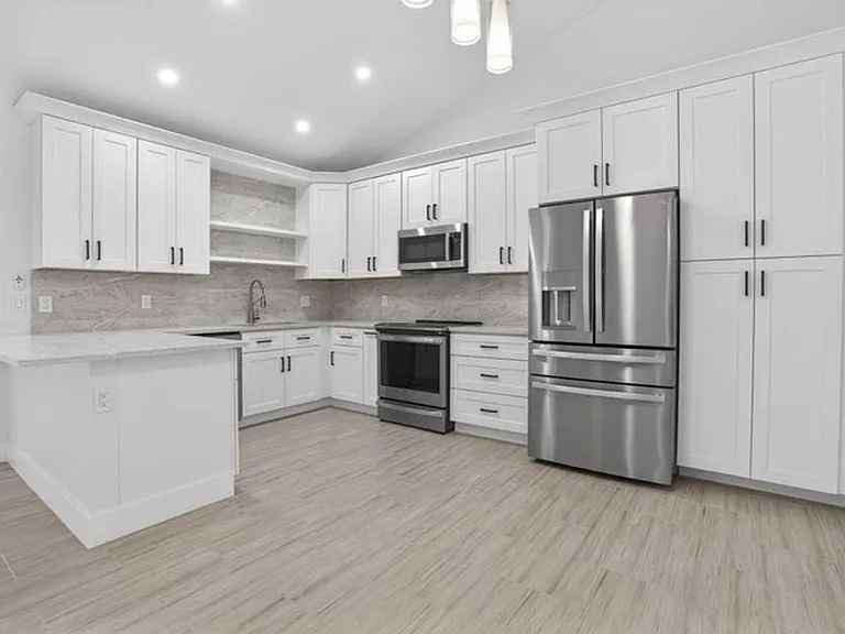 5230 Woodruff Ln — Photo 7