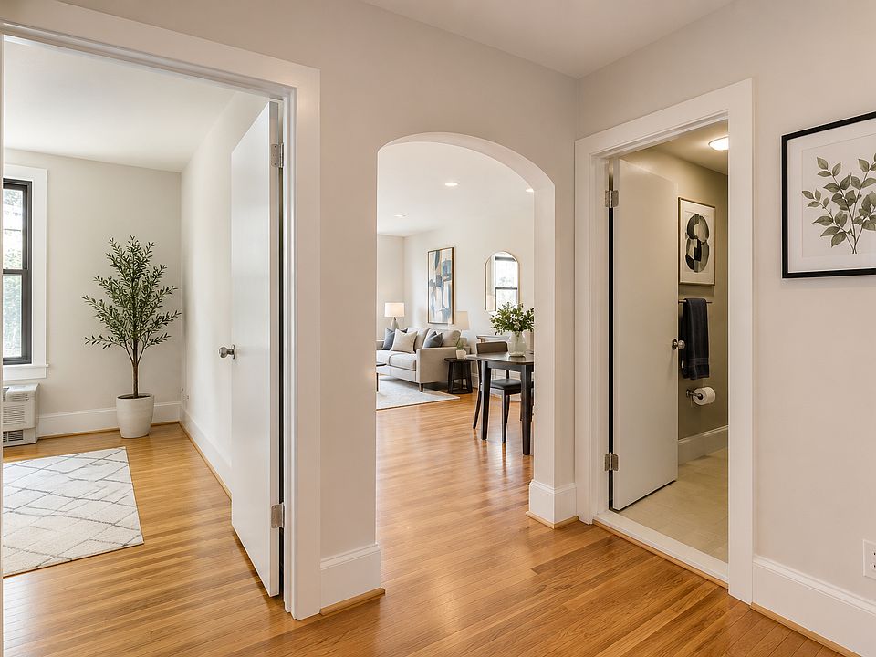 1st image of 1726 17th St NW APT 202