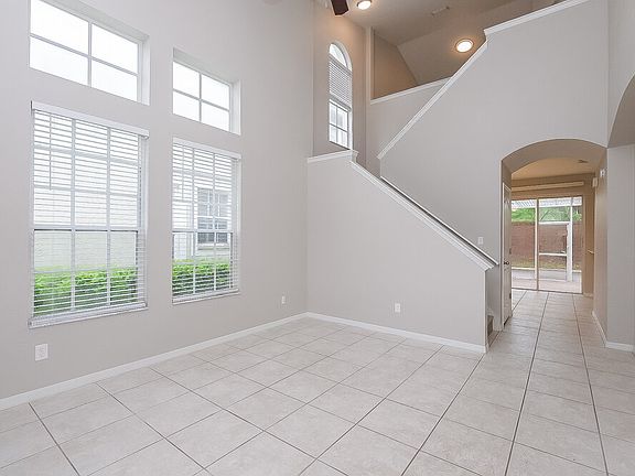 4th image of 10608 Marlington Pl
