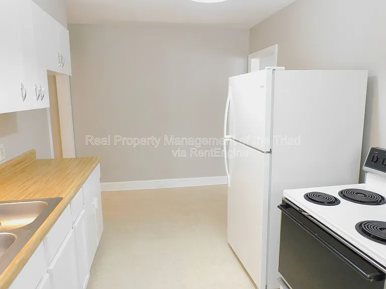 2644 Walker Ave #B — Photo 7