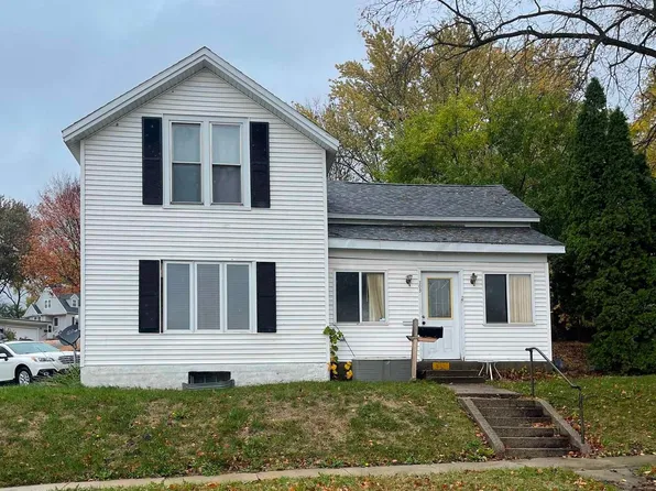 303 2nd Ave NE, Waverly, IA 50677