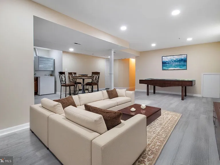 7602 Mezmer Ln — Photo 24