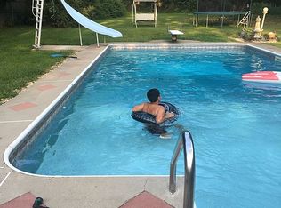 76 Shore Dr, New Windsor, NY 12553