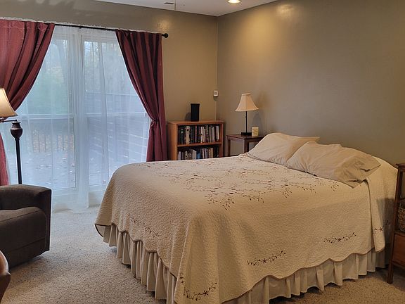 Master bedroom with ensuite and trey ceiling.