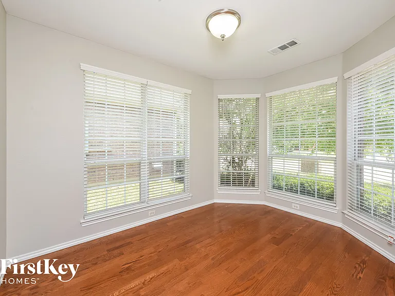 10649 Fossil Hill Dr — Photo 5