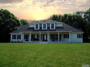 1 Moss Creek Ln, East Patchogue, NY 11772