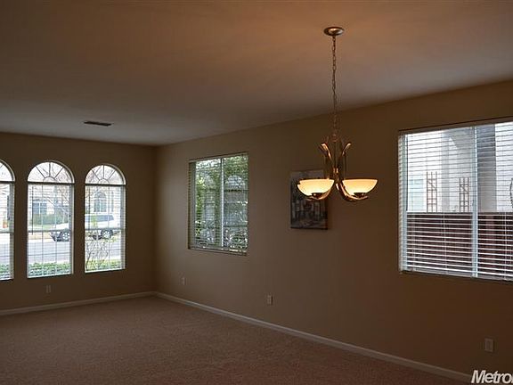5th image of 2575 Floradale Way