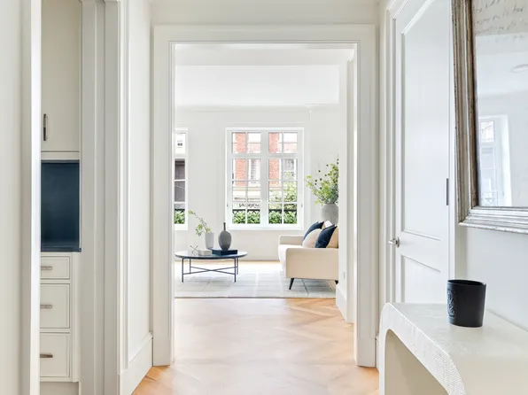 1045 Madison Avenue 3B image 12 of 12