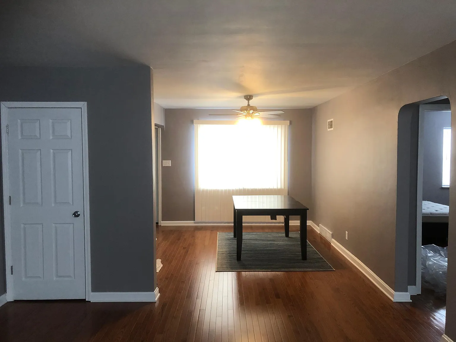 4 bed, 1.5 bath, 1465 sqft, $2,095 — Photo 4