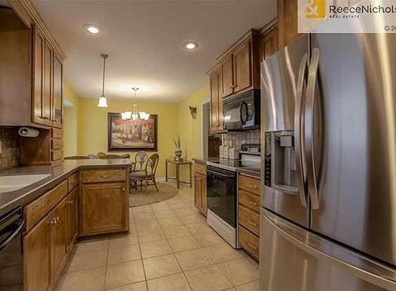 2nd image of 2816 S Cochise Dr
