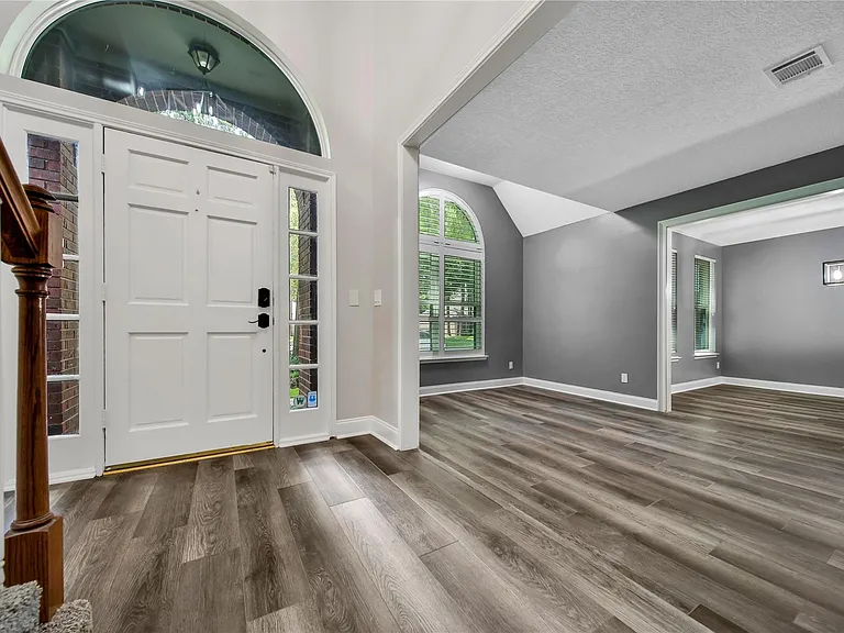 11 Windledge Pl — Photo 15