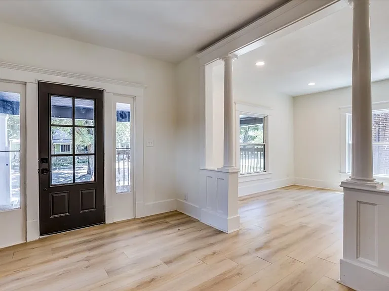 1227 N Lewellen Ave — Photo 8