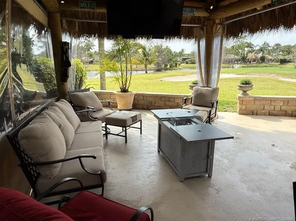 418 NW Chipshot Ln, Port Saint Lucie, FL 34986