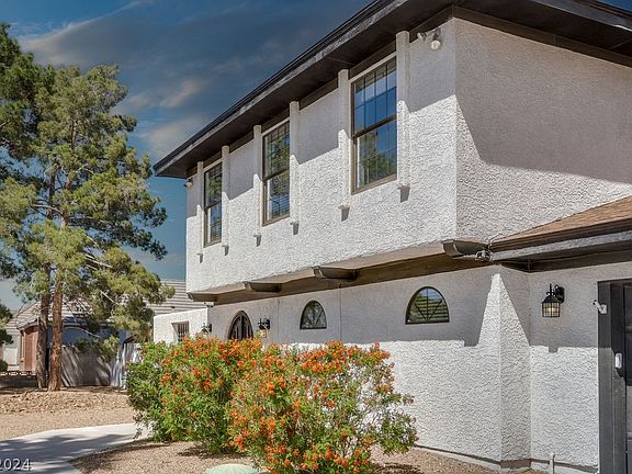 3rd image of 4340 N Valadez St