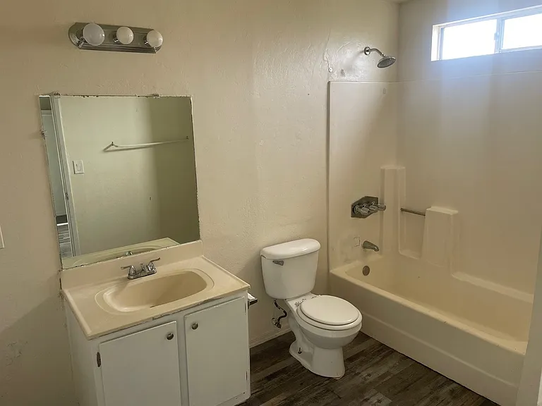 928 S 45th St #5 — Photo 6