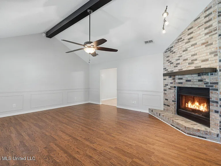 122 Booth Cir — Photo 7