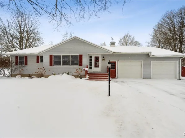11 Cleveland Pl, Clinton, NY 13323