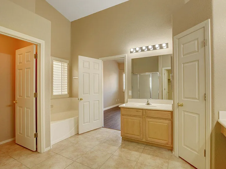 11156 Dell Cliffs Ct — Photo 24