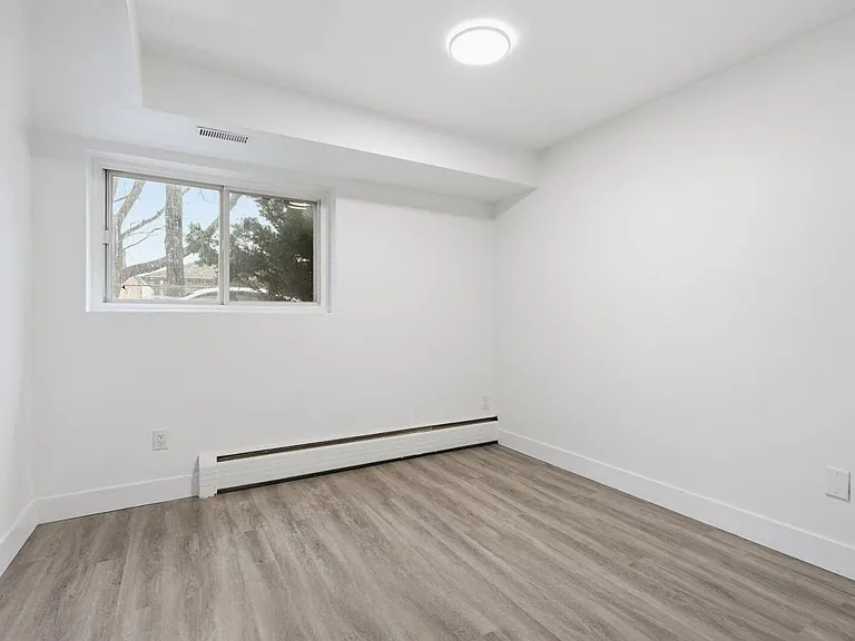 227 Cathcart St — Photo 13