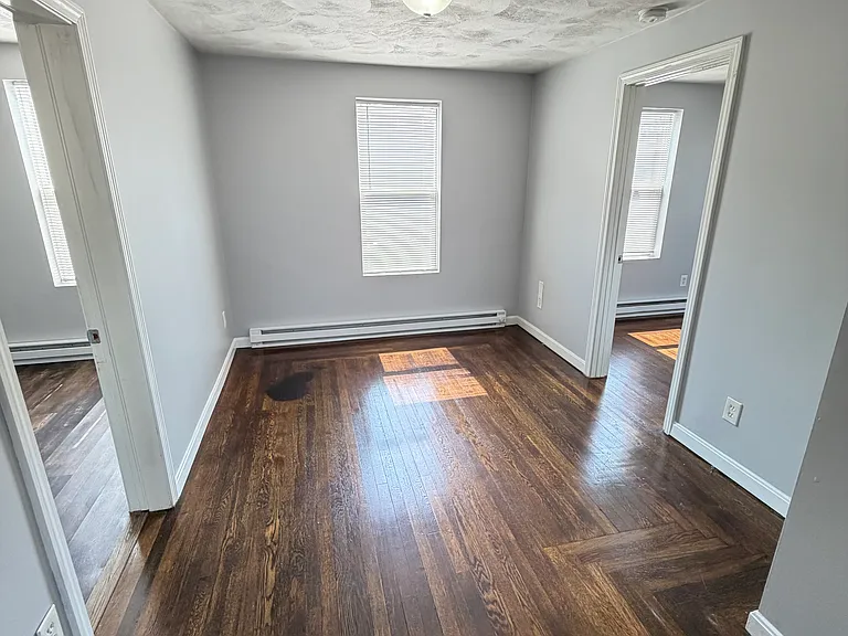 98 Roberts St #1 — Photo 6
